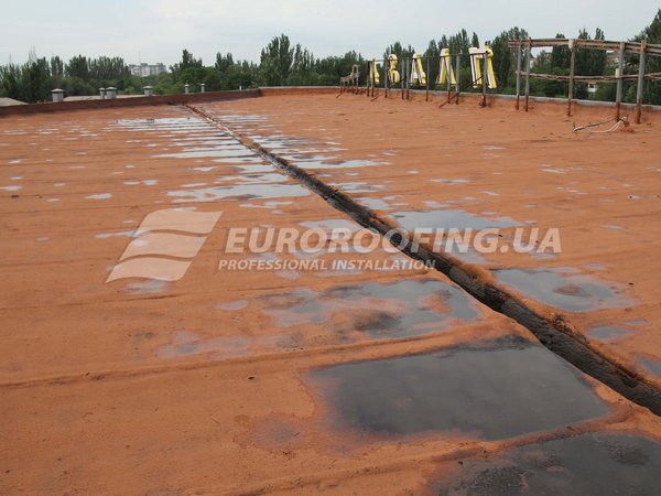 Membrane roof installation Plaza
