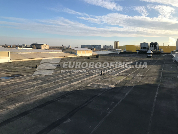 Flat roof installation Miroplast Factory