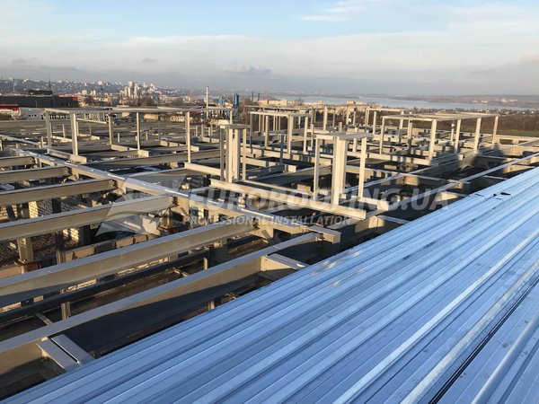 Construction of a combination flat roof  Jaguar Land Rover