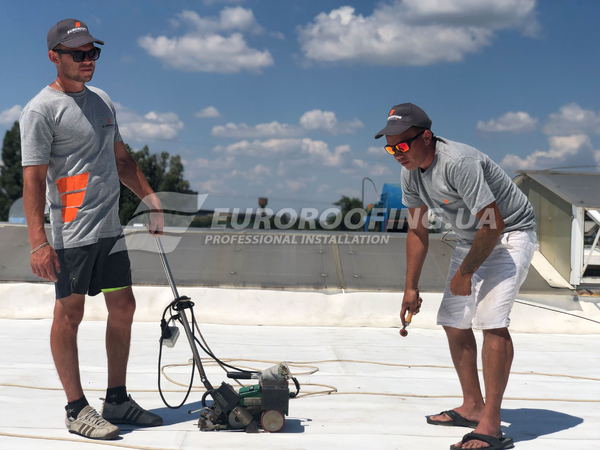 Flat roof installation Miroplast Factory