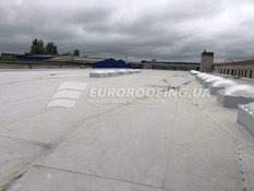Complex of roofing works TOYOTA car dealership