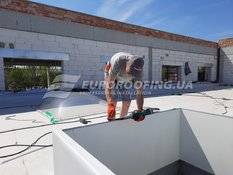 Complex of roofing works TOYOTA car dealership