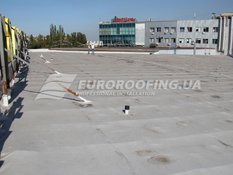 Membrane roof installation Plaza
