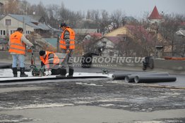 Membrane roof installation Electron