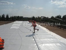 Membrane roof installation Plaza
