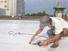 Membrane roof installation Plaza