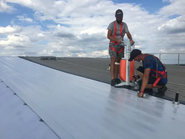 Installation of flat roofs