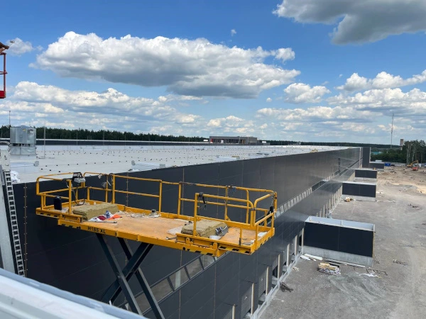 installation of a flat roof for an industrial building